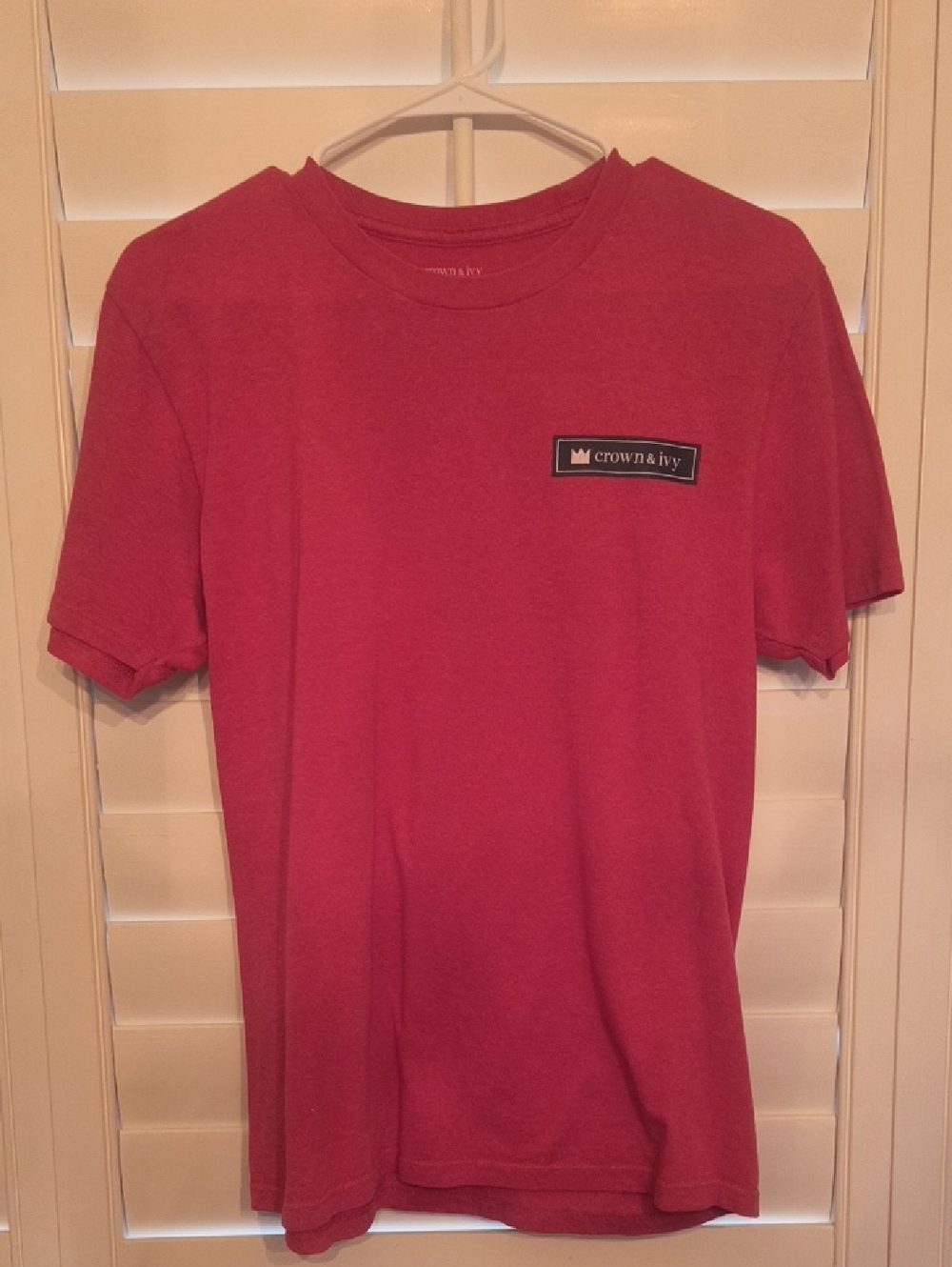 crown & ivy Men's Cherry Red Short-Sleeve Tee with Chest Patch